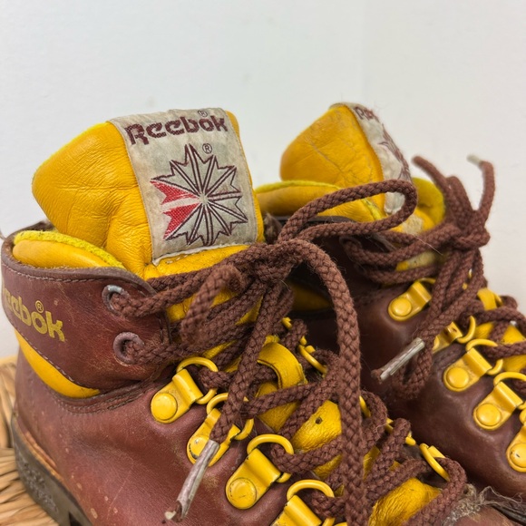 Vintage Brown Leather Reebok Hiking Boots Sz 7 1/2 - Picture 2 of 16